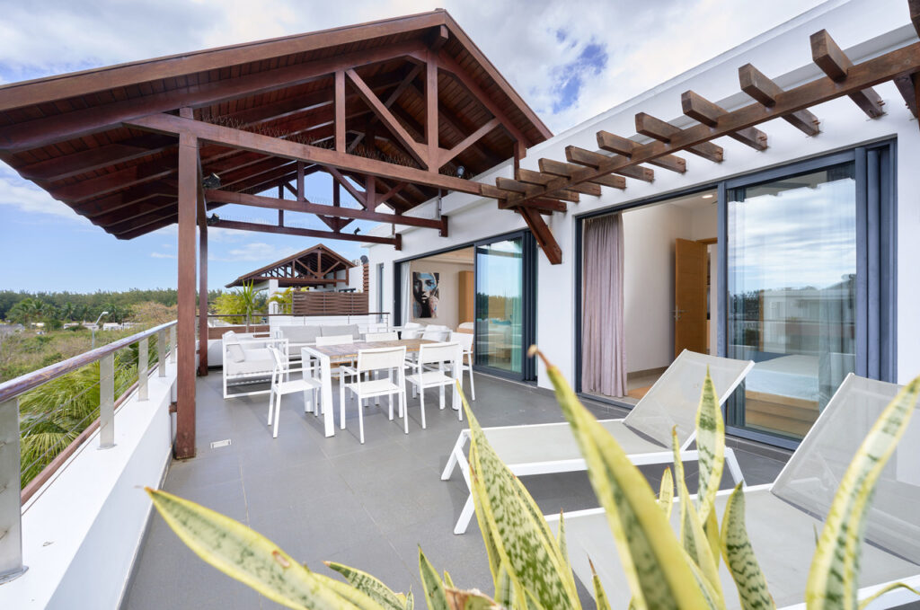 Beau penthouse 2 chambres sécurisé proche plage Mont Choisy